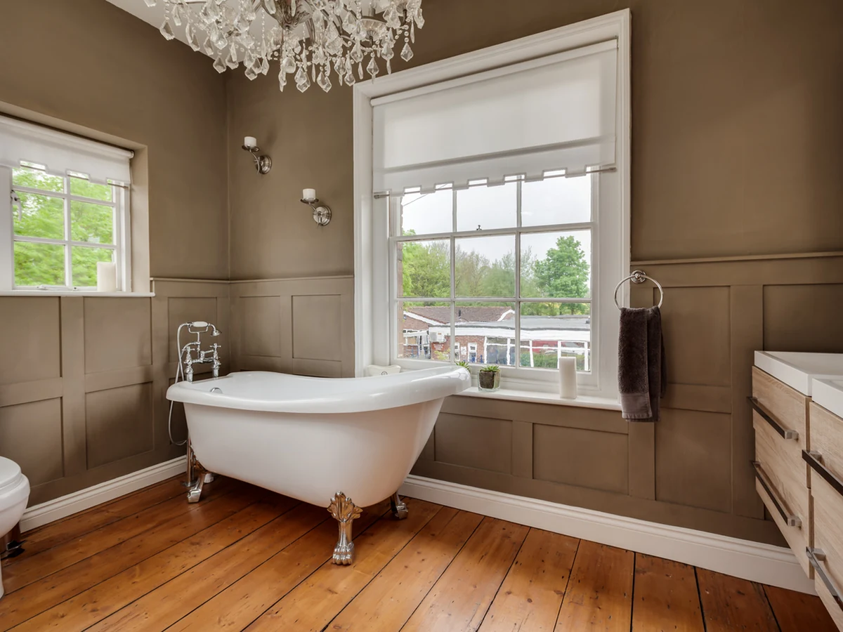Bathroom painting in Bridgend by Bridgend Decorators, specialist moisture-resistant bathroom painters