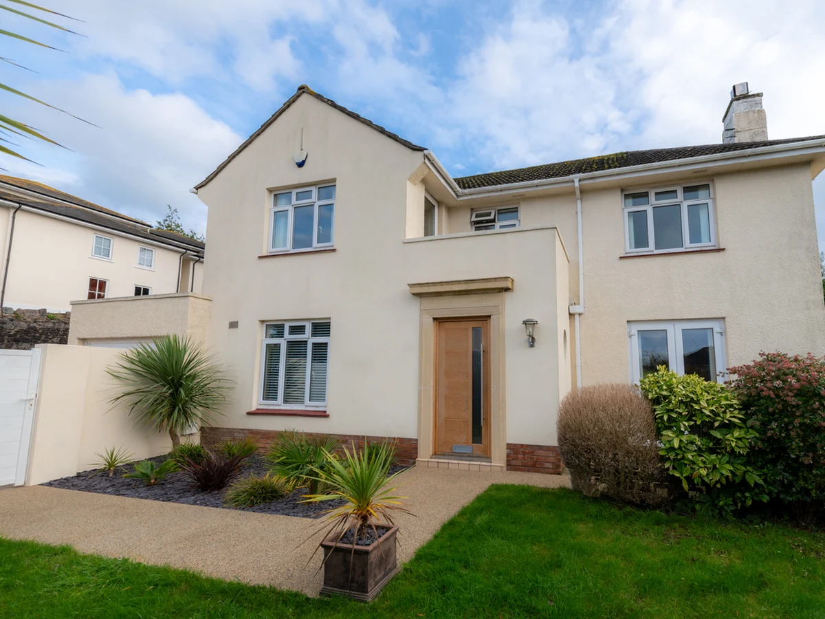 exterior-painting-rendered-cream-detached-bridgend-decorators Exterior painting rendered cream detached house Bridgend