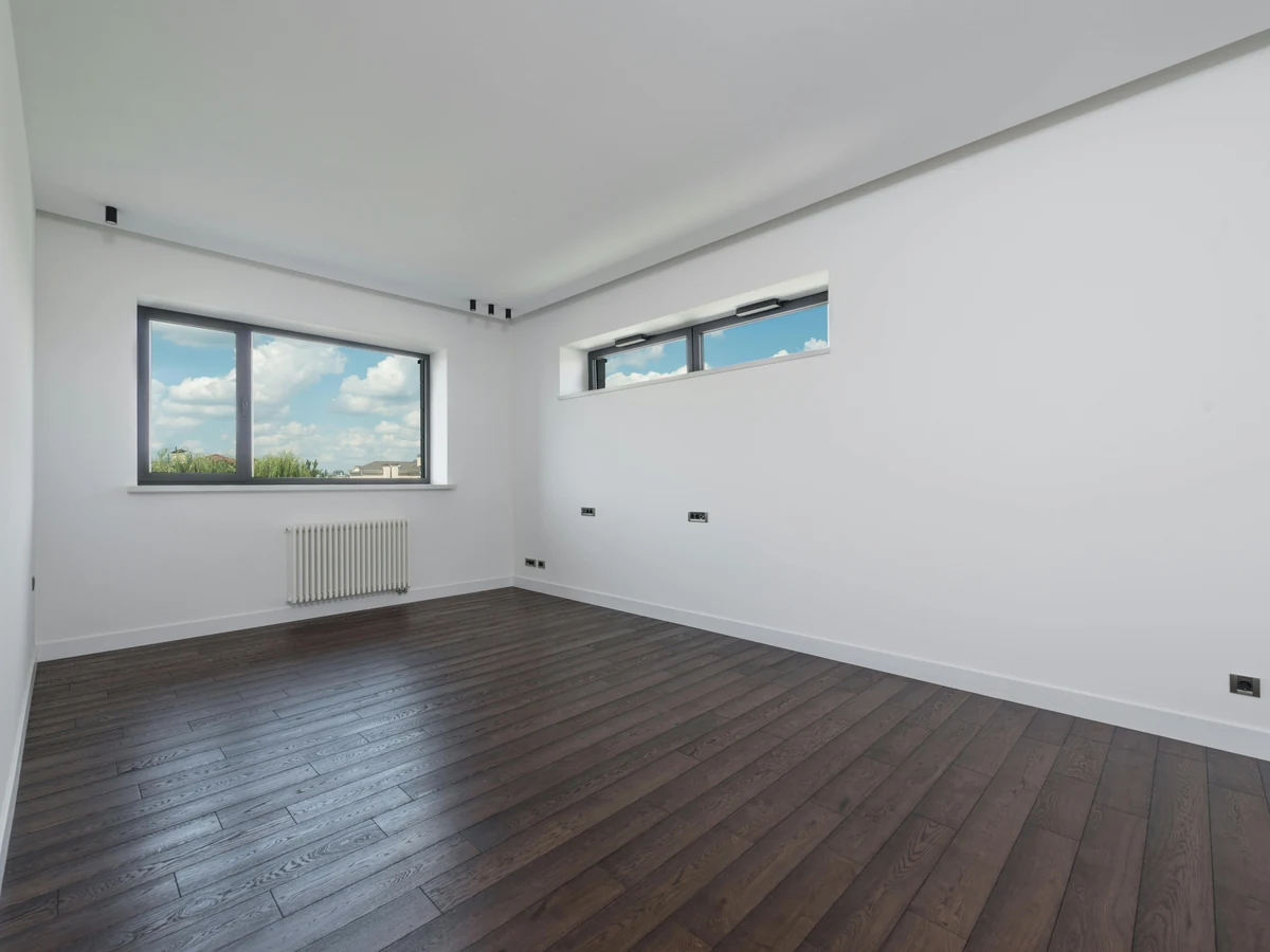 interior-painting-empty-freshly-white-bridgend-decorators interior painting empty freshly white bridgend decorators