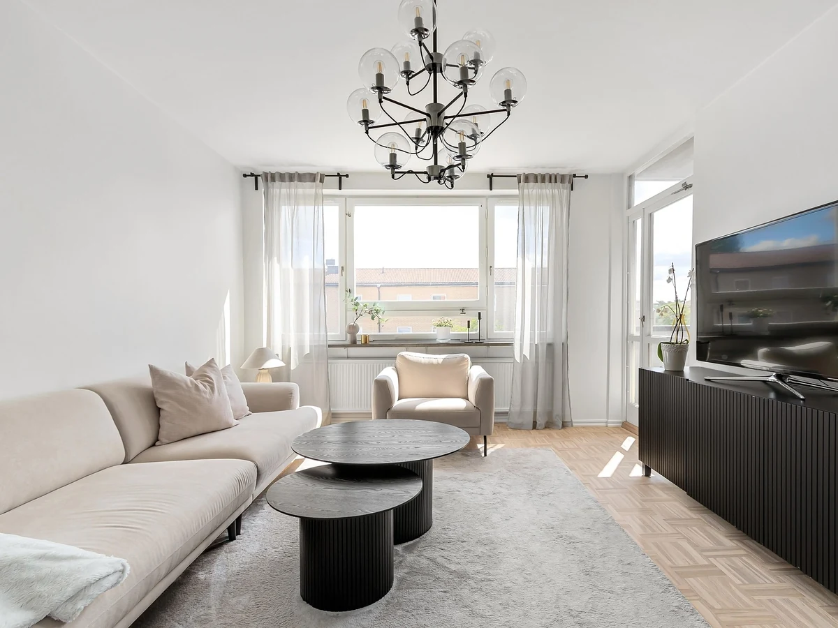 living-room-painting-bright-neutral-living-bridgend-decorators Living room painting costs in Bridgend - bright neutral living room by Bridgend Decorators